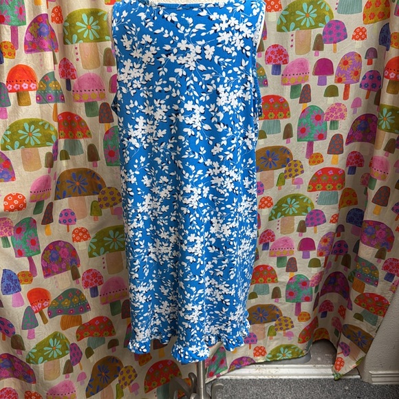 Draper James Ruffle Nightgown. L/XL - Picture 5 of 9